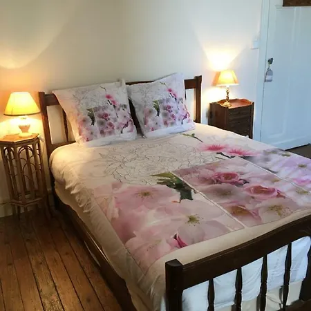 Chez Cyrano بيت للعطل *